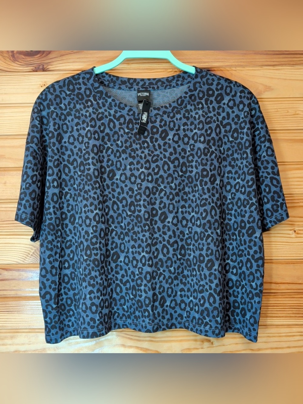 Victoria secret sport grey cheetah print crop top short t-shirt LARGE NEW